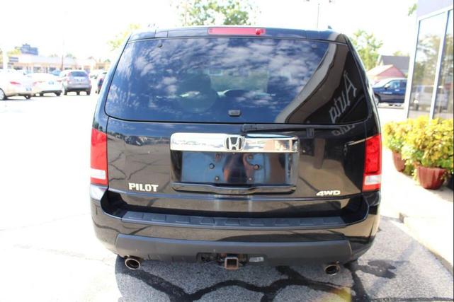 Photo of 2011 Black Honda Pilot