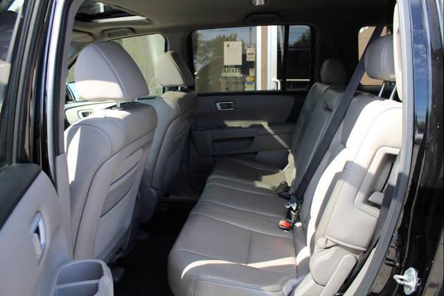Photo of 2011 Black Honda Pilot