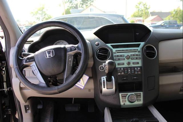 Photo of 2011 Black Honda Pilot