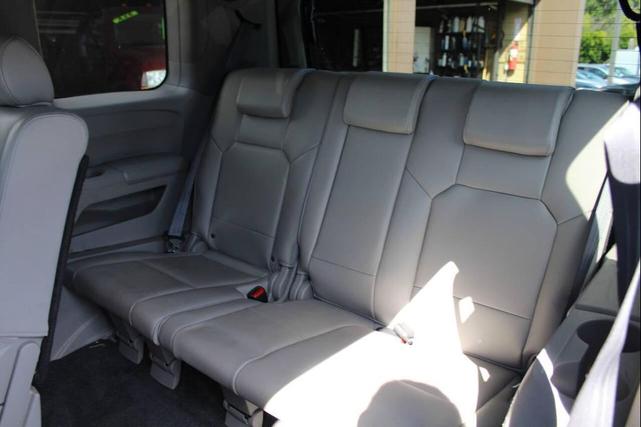 Photo of 2011 Black Honda Pilot