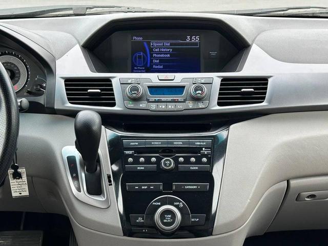 Photo of 2012 Silver Honda Odyssey