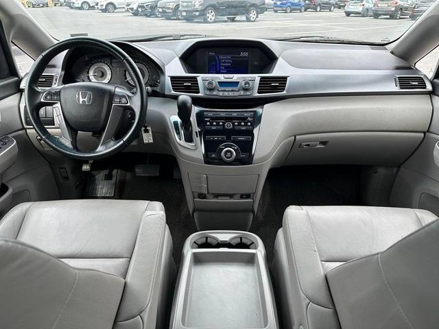 Photo of 2012 Silver Honda Odyssey