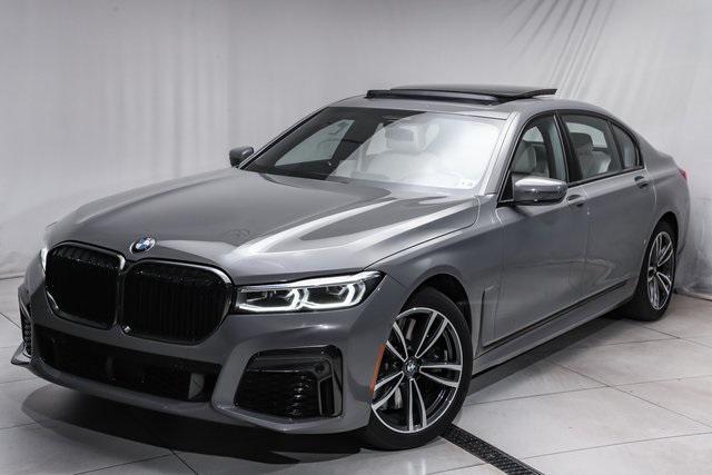 2022 BMW 750