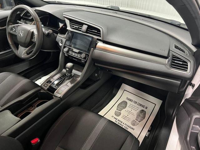 Photo of 2018 White Honda Civic
