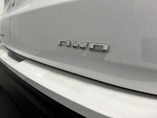 Photo of 2023 Summit White GMC Terrain