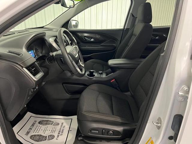 Photo of 2023 Summit White GMC Terrain