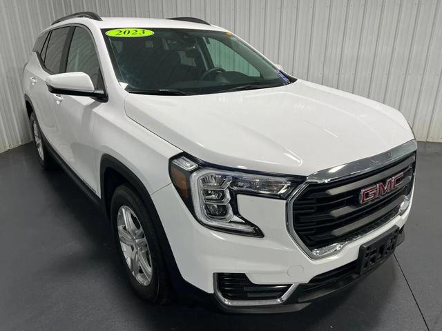 Photo of 2023 Summit White GMC Terrain