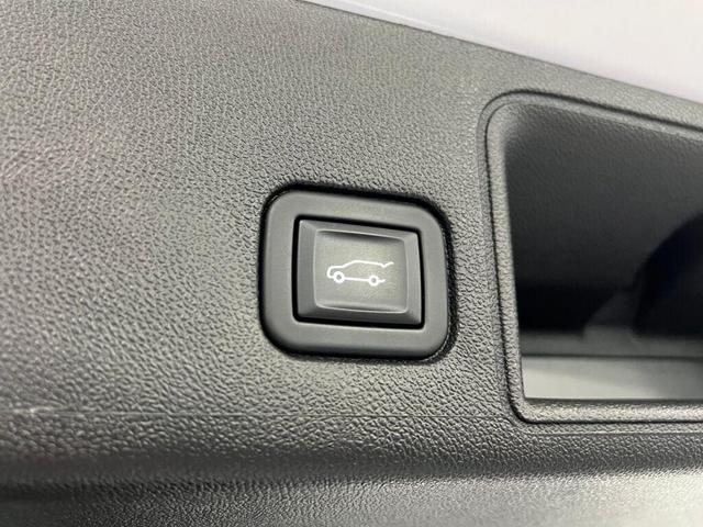 Photo of 2023 Summit White GMC Terrain