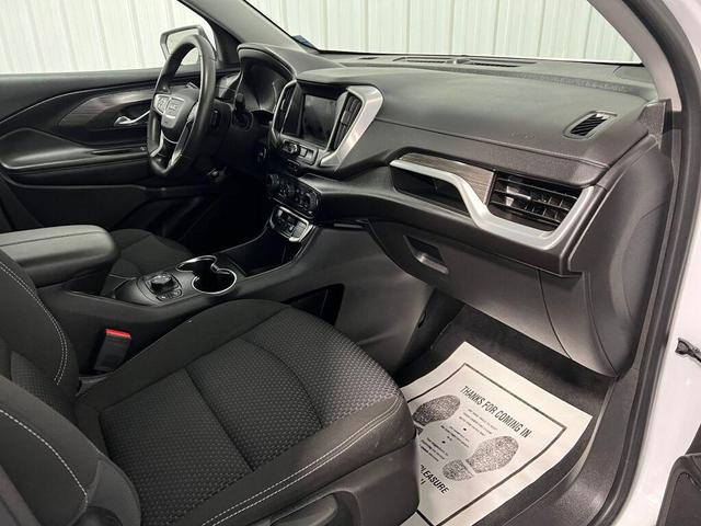 Photo of 2023 Summit White GMC Terrain