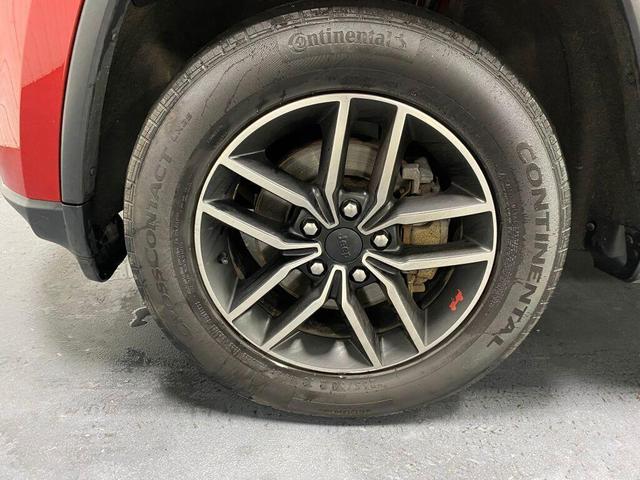 Photo of 2019 Red Jeep Grand Cherokee