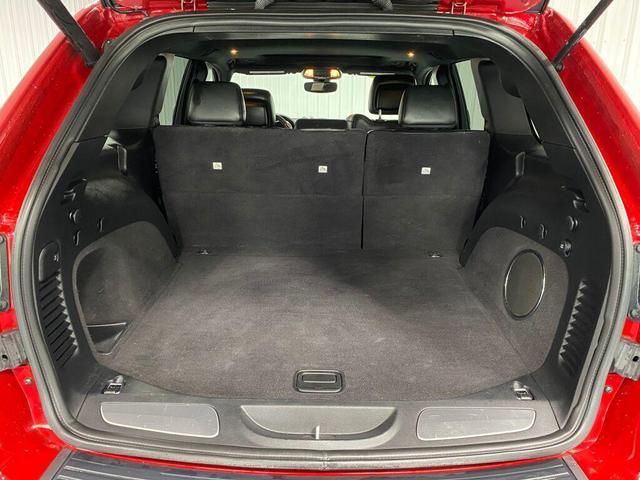 Photo of 2019 Red Jeep Grand Cherokee