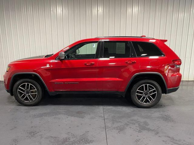 Photo of 2019 Red Jeep Grand Cherokee