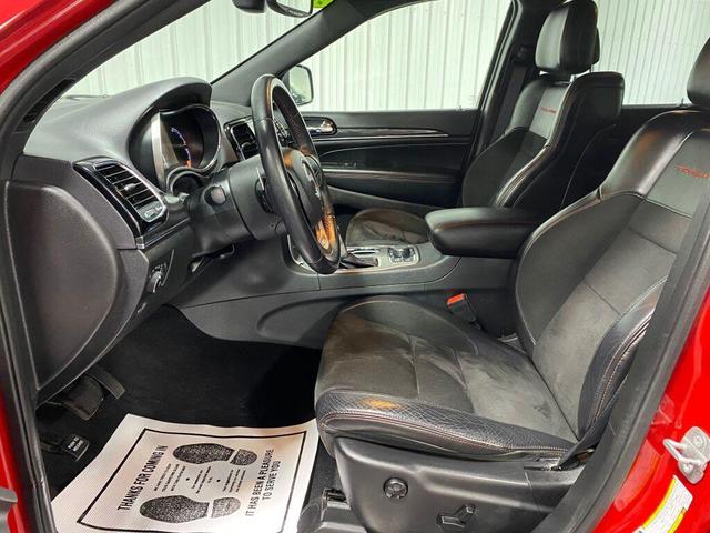 Photo of 2019 Red Jeep Grand Cherokee