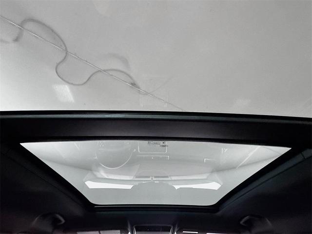 Photo of 2023 White Land Rover Range Rover Velar