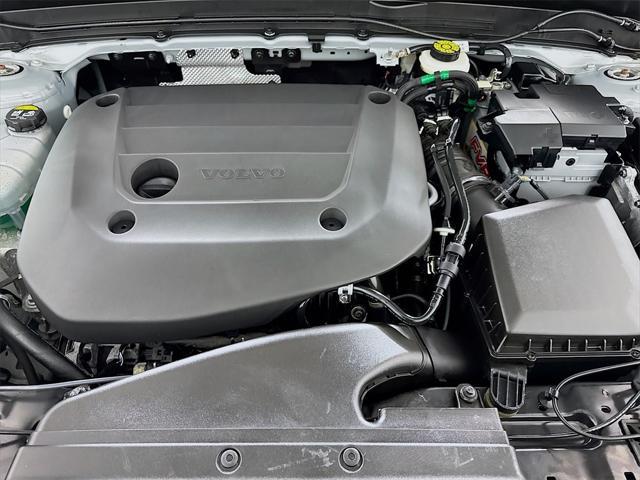 Photo of 2025 Gray Volvo XC40