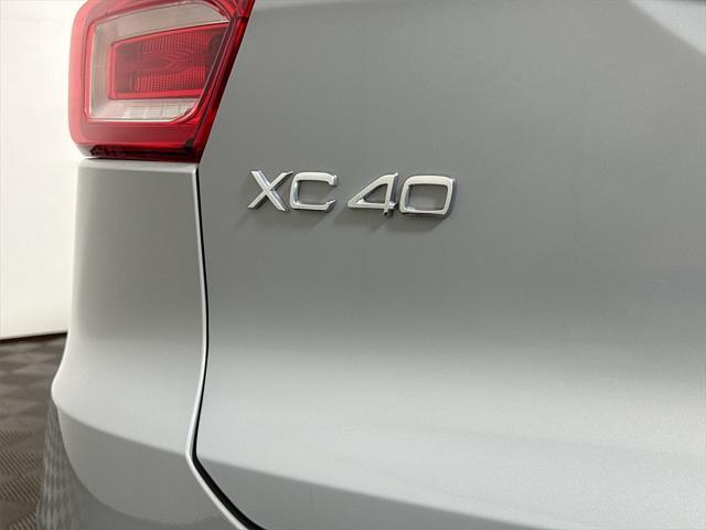 Photo of 2025 Gray Volvo XC40