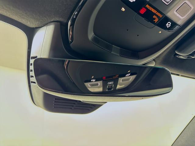 Photo of 2025 Gray Volvo XC40