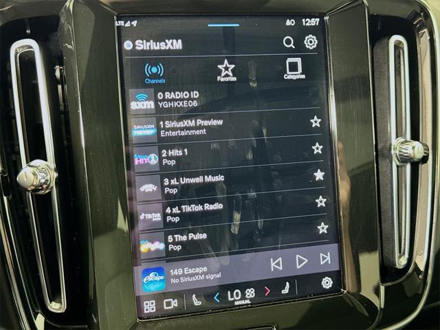 Photo of 2025 Gray Volvo XC40