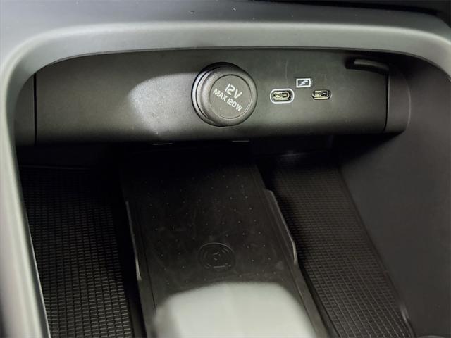 Photo of 2025 Gray Volvo XC40