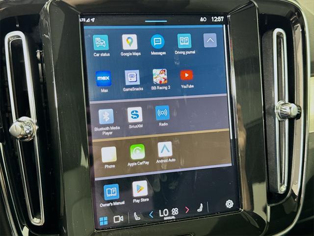 Photo of 2025 Gray Volvo XC40
