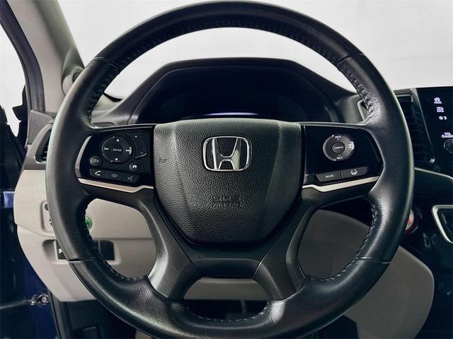 Photo of 2022 Blue Honda Pilot