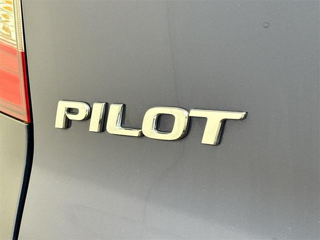 Photo of 2022 Blue Honda Pilot