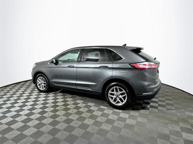 Photo of 2023 Gray Metallic Ford Edge