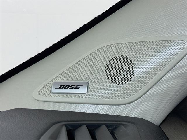 Photo of 2024 Solid Gray/Super Black Nissan Pathfinder