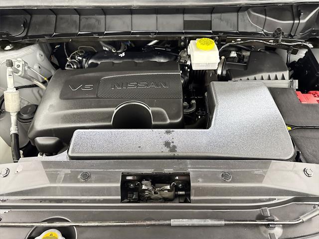 Photo of 2024 Solid Gray/Super Black Nissan Pathfinder