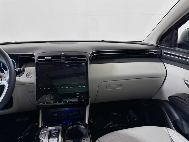 Photo of 2023 Phantom Black Hyundai TUCSON Hybrid