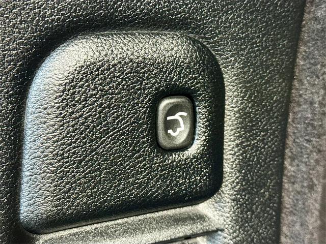 Photo of 2024 White Knuckle Clearcoat Dodge Durango