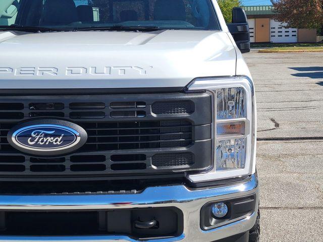 Photo of 2026 Oxford White Ford F-250