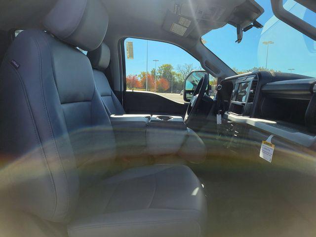Photo of 2026 Oxford White Ford F-250