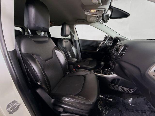 Photo of 2018 White Clearcoat Jeep Compass