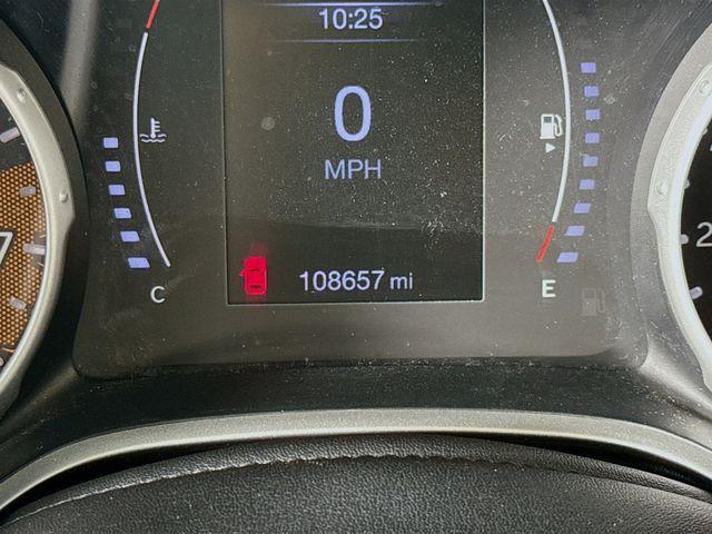 Photo of 2018 White Clearcoat Jeep Compass