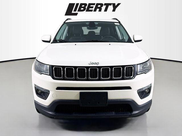 Photo of 2018 White Clearcoat Jeep Compass