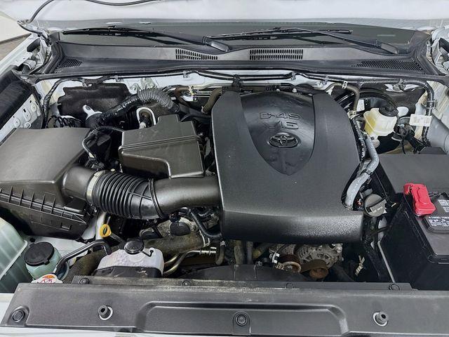 Photo of 2022 White Toyota Tacoma