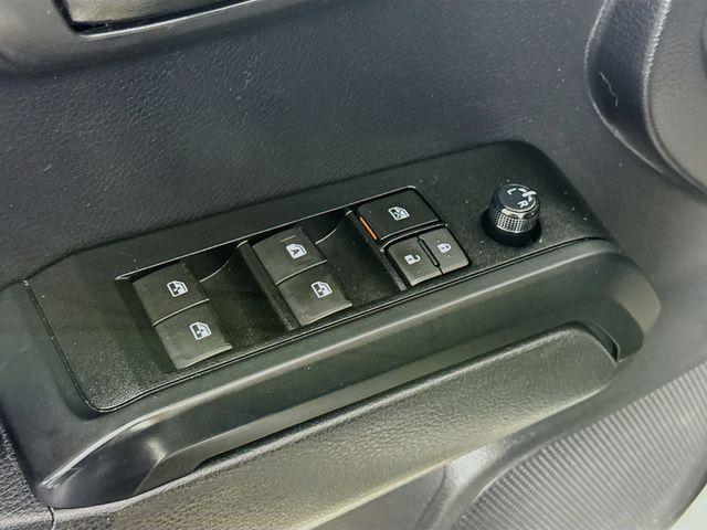 Photo of 2022 White Toyota Tacoma