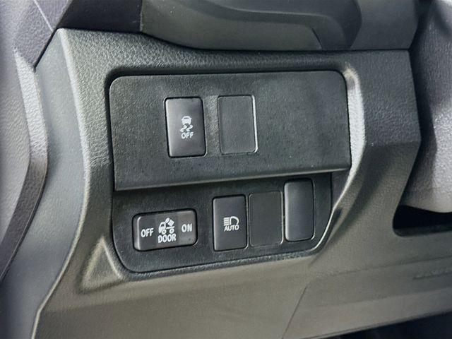 Photo of 2022 White Toyota Tacoma