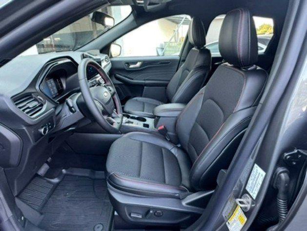 Photo of 2025 Gray Metallic Ford Escape