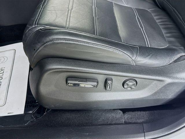 Photo of 2019 Platinum White Pearl Honda CR-V