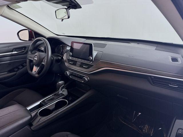 Photo of 2023 Garnet Pearl Nissan Altima