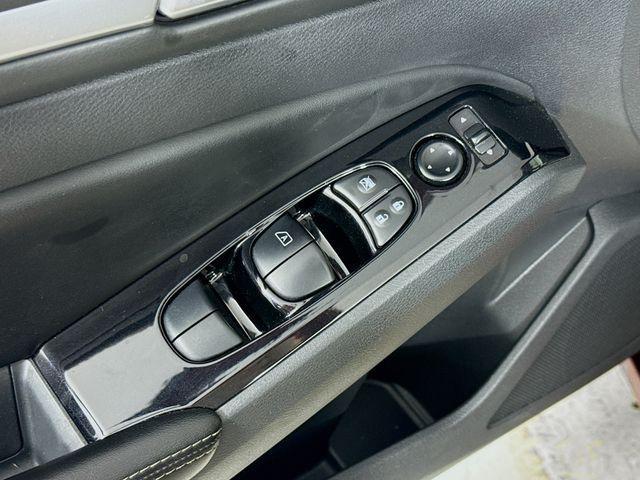 Photo of 2023 Garnet Pearl Nissan Altima