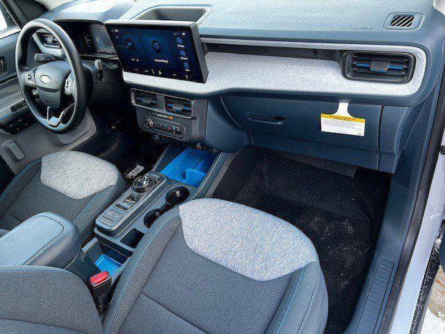 Photo of 2025 White Ford Maverick