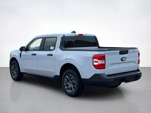 Photo of 2025 White Ford Maverick