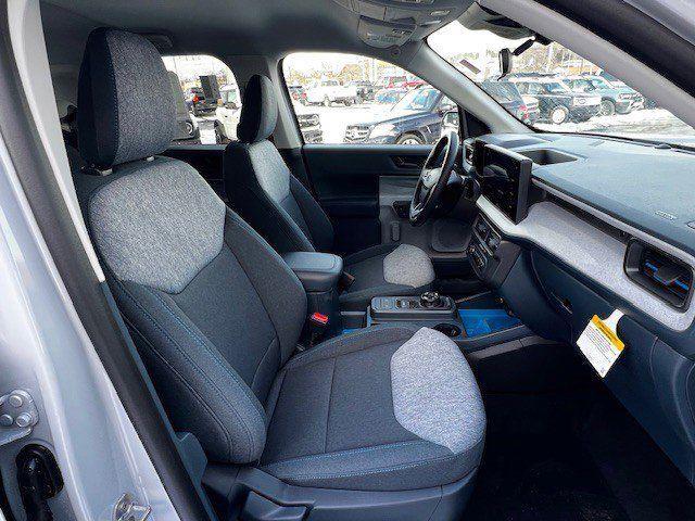 Photo of 2025 White Ford Maverick