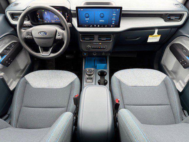Photo of 2025 White Ford Maverick