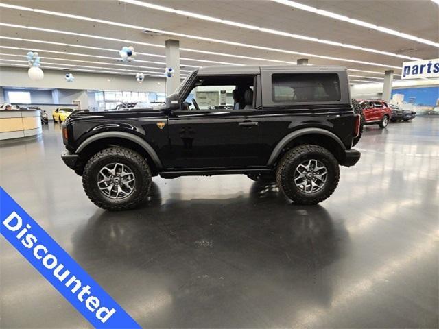 Photo of 2024 Shadow Black Ford Bronco