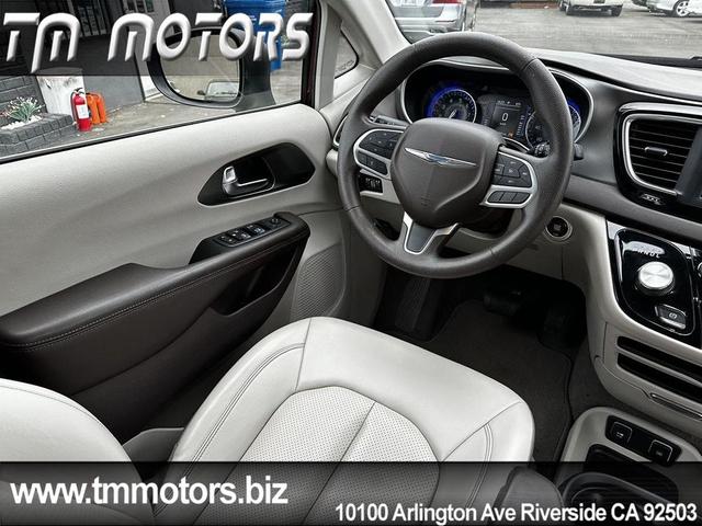 Photo of 2020 Velvet Red Pearlcoat Chrysler Voyager