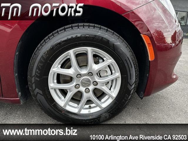 Photo of 2020 Velvet Red Pearlcoat Chrysler Voyager